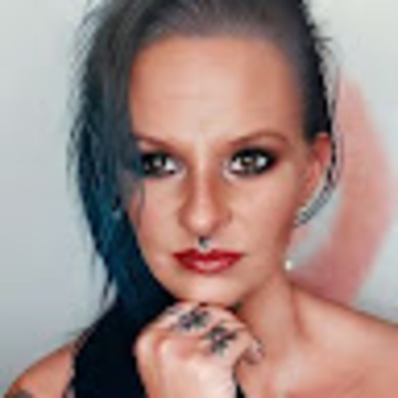 Meet your Posher, Audrey - Picture 1 of 1